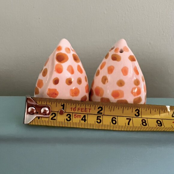 Vintage Mini Seashell Salt & Pepper Shakers | Cute Coastal Rare Kitchen Decor - Picture 4 of 8